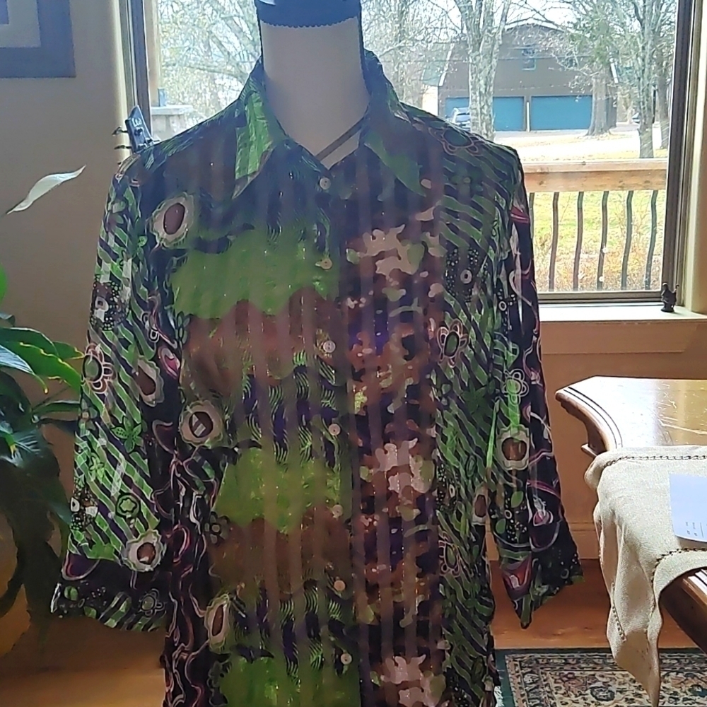 Violet and Claire Silky Button up Floral Sheer Top Size M